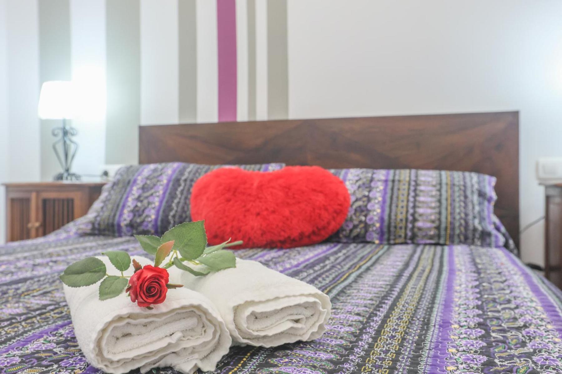 Galindo Center Premium Suites, Free Parking 세비야 외부 사진